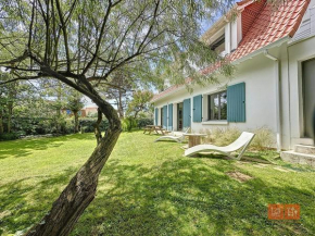 Les Pins : Rez de jardin proche plage